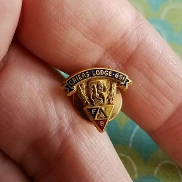 Vintage Criers Lodge 651 Knights of Pythias tack pin lapel - Picture 2 of 5